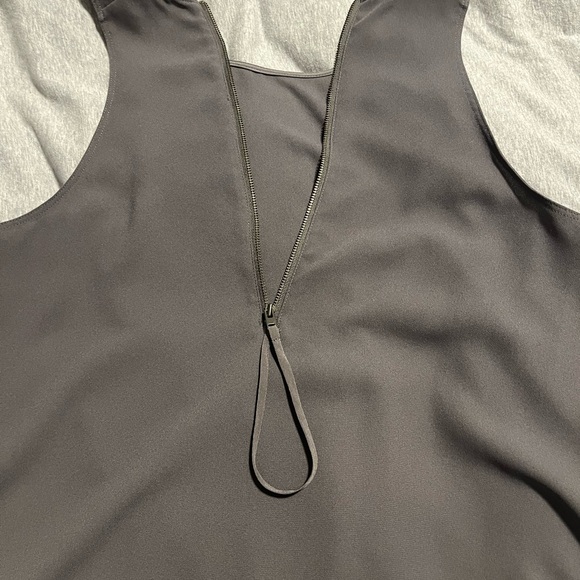 Mauve Sleeveless Blouse - Picture 3 of 4